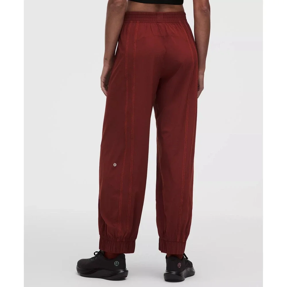 817-Lululemon-Define High-Rise Swift Jogger Regular-Cranberry Charm/Cherry Ember